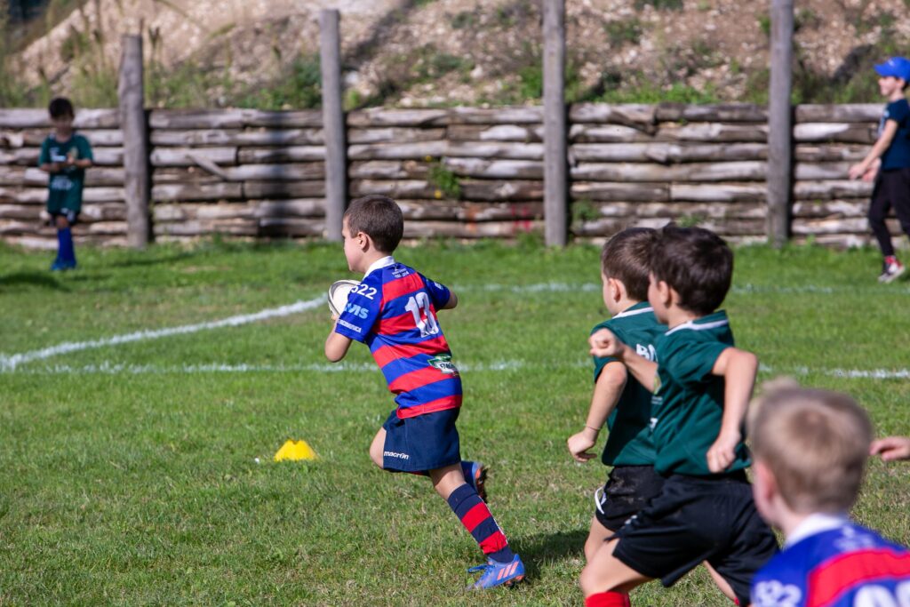 Rugby Gubbio: la Serie B sfiora l’impresa a Sesto Fiorentino, finisce 29-24 per i Cavalieri, primo punto in classifica. Successo per il Concentramento Minirugby a Gubbio