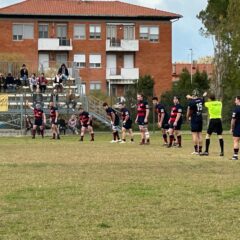 Rugby Gubbio, che partita! A Livorno finisce 19-19 con 3 mete dei lupi eugubini della Serie B. Vincono i Centauri U16